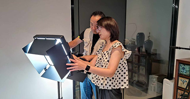《信雅十年?時(shí)刻綻放》宣傳片拍攝完畢